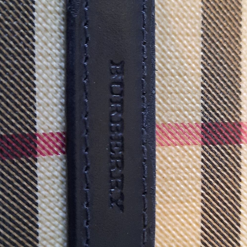 Burberry authentic Nova Check wallet - Picture 5 of 14